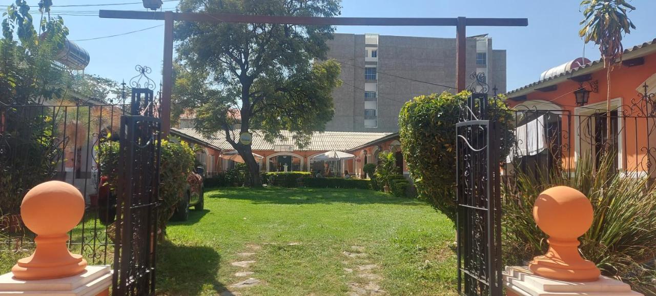 Naupa House Hostel Cochabamba Exterior photo