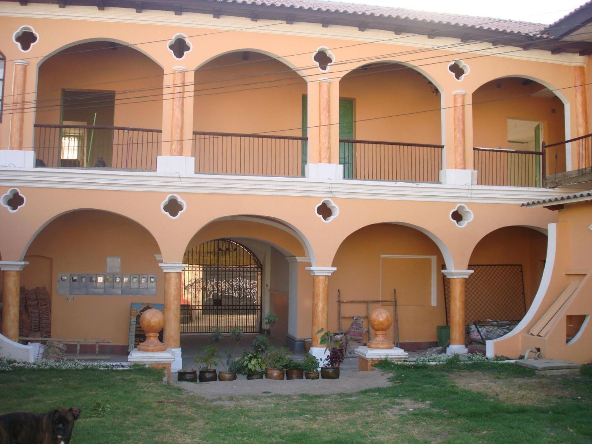 Naupa House Hostel Cochabamba Exterior photo